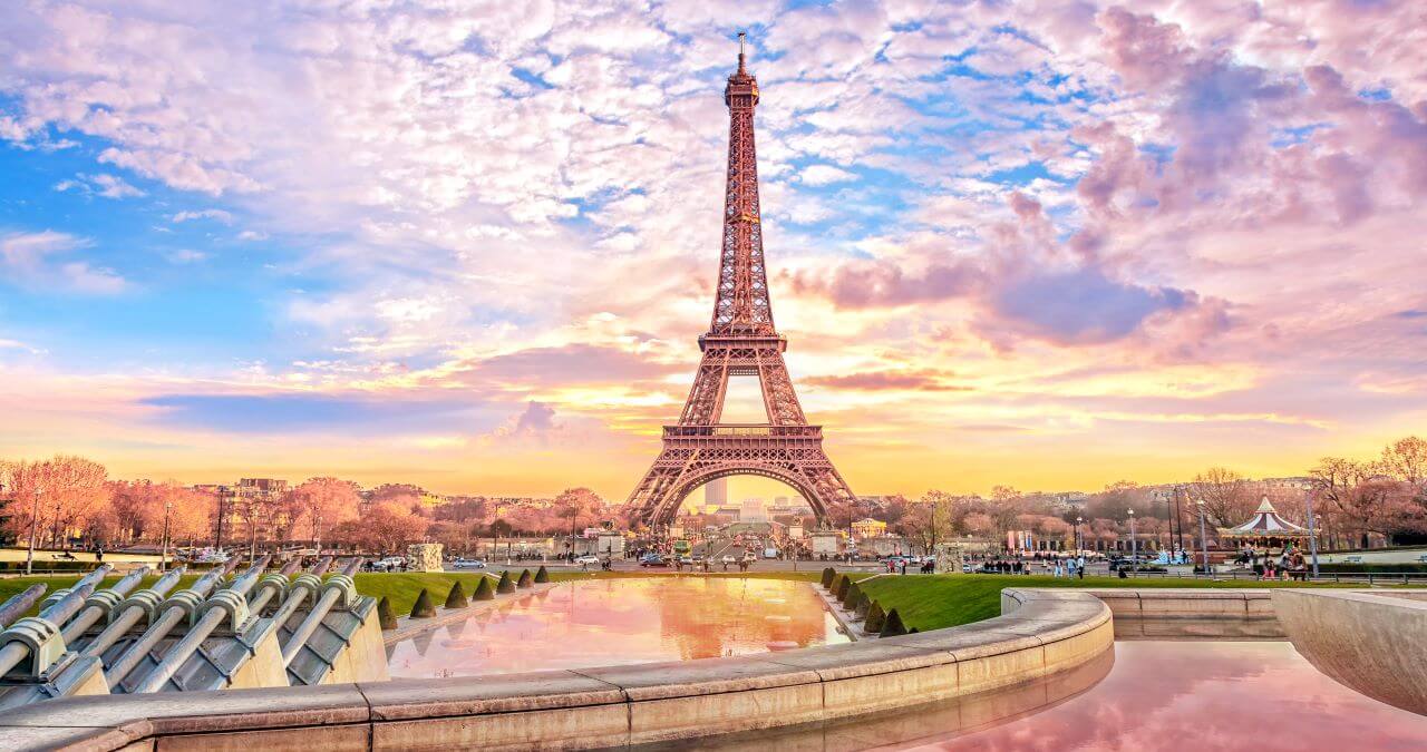 onde fica a torre eiffel