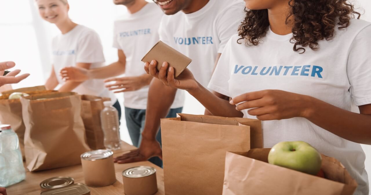 O que é trabalho voluntário? Conheça tudo sobre esse programa!