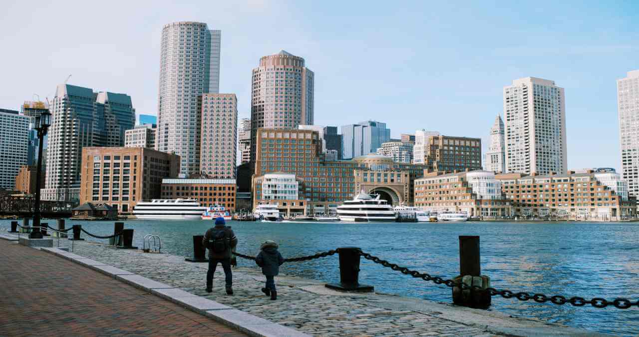 Horário em Boston: Conheça o fuso e diferença da hora no Brasil.