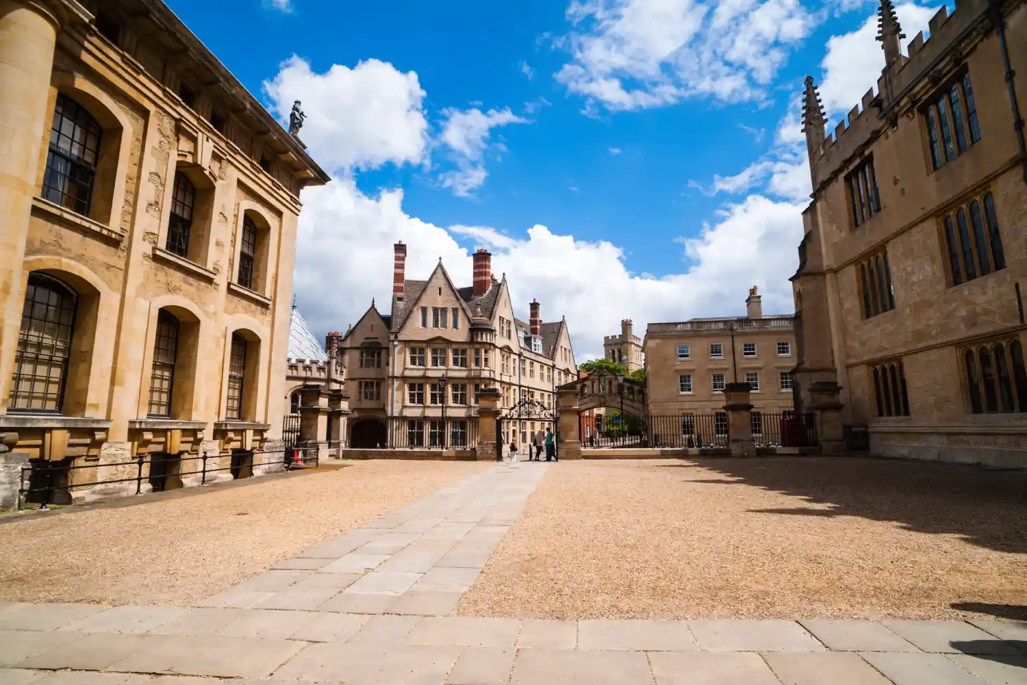 Curso de verão Oxford encontra uma das experiências educacionais mais ricas do Reino Unido.